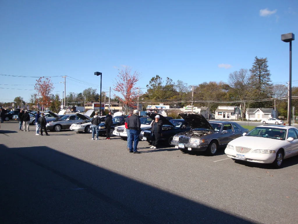 Mark VIII's Of The State Of NY club cars