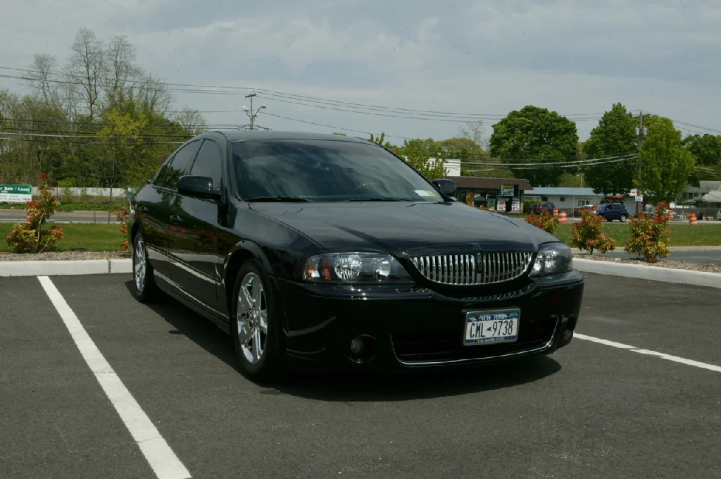 Member Lincoln Mark VIII