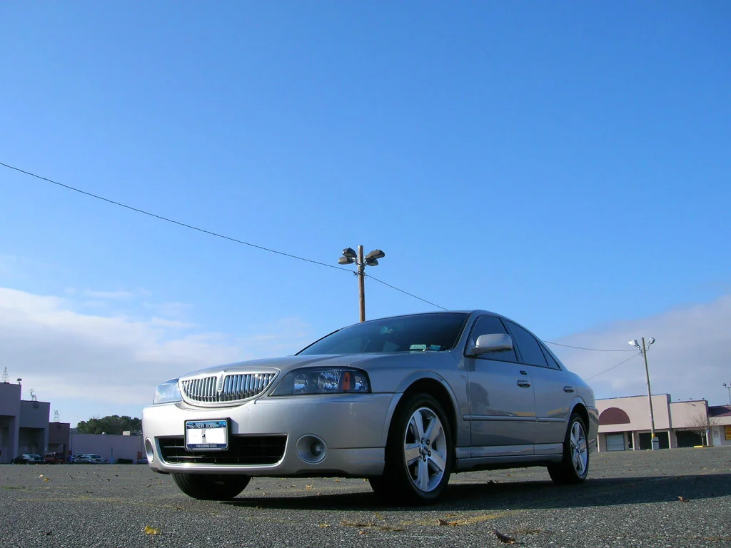 Member Lincoln Mark VIII