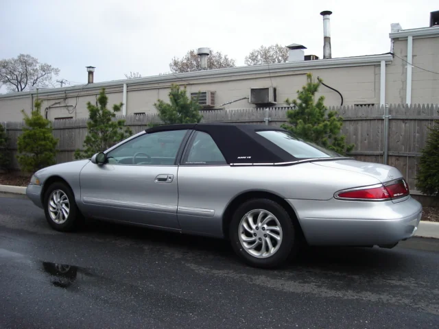 Member Lincoln Mark VIII
