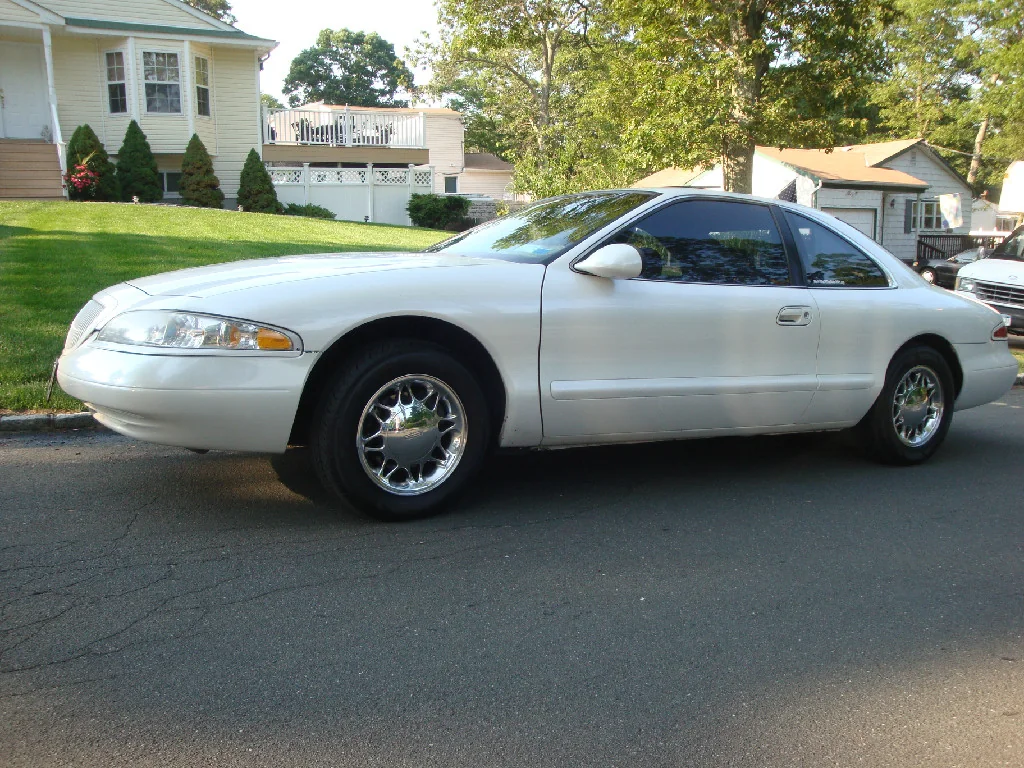 Member Lincoln Mark VIII