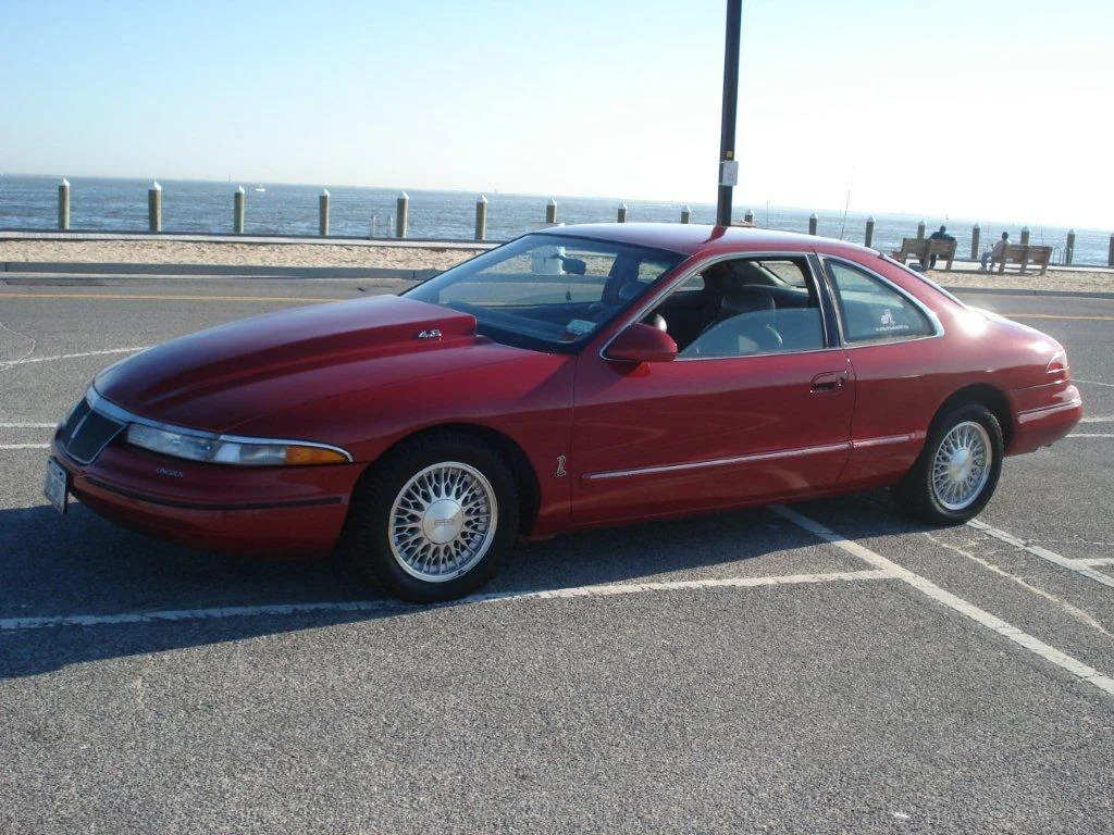 Member Lincoln Mark VIII